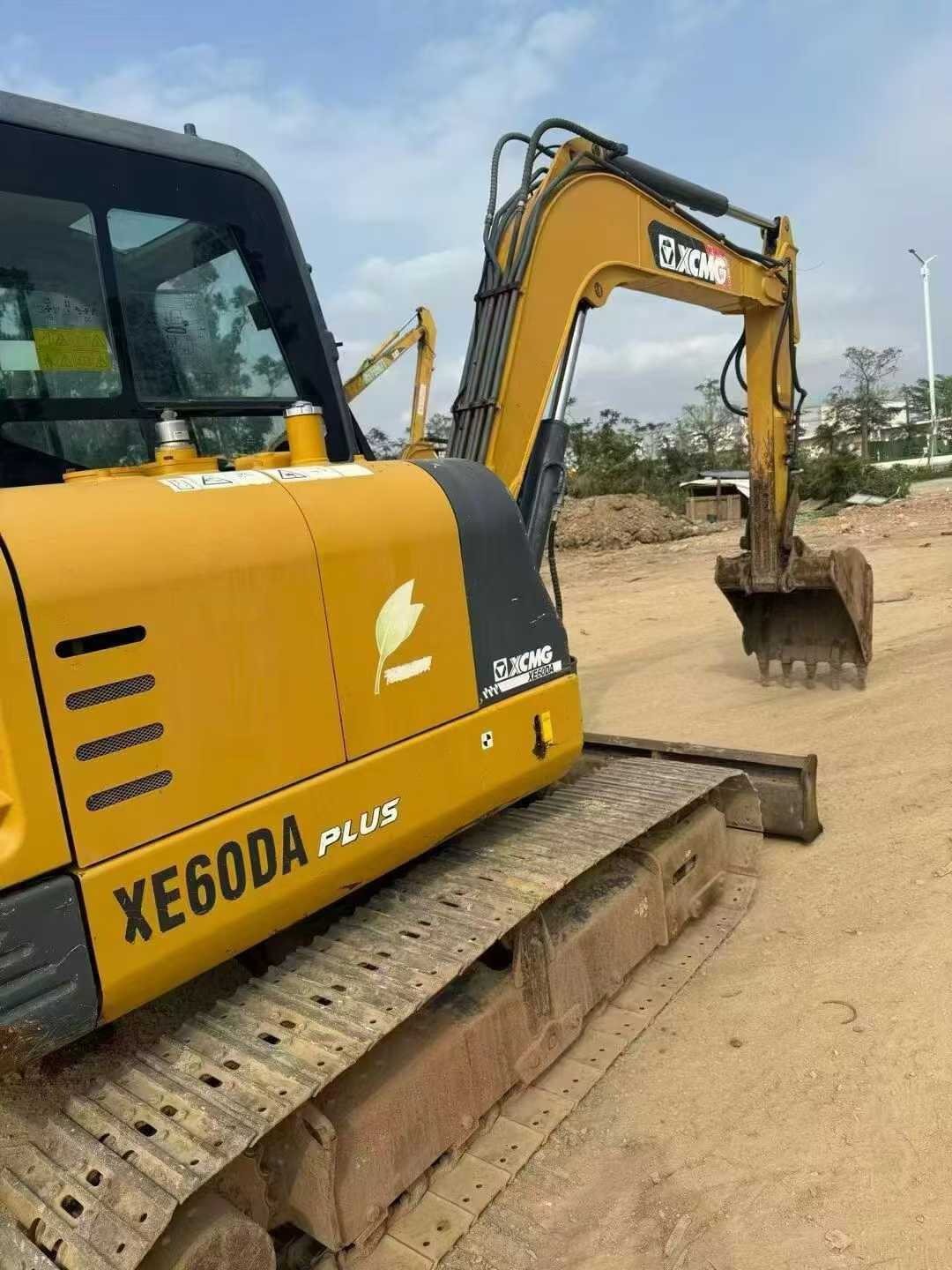 Buy XCMG XE60DA Used Excavator / 4