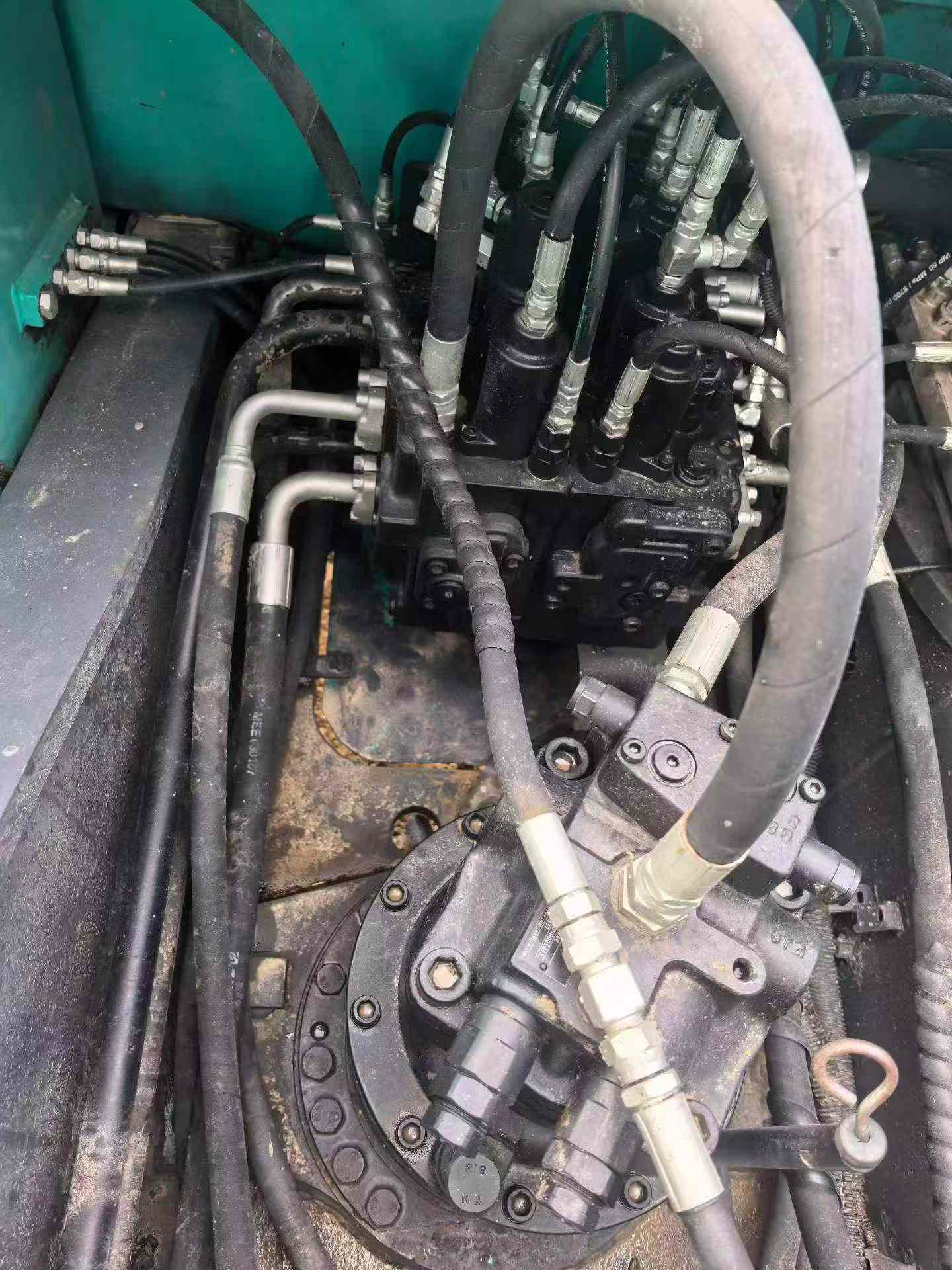 Buy Kobelco SK200 Used Excavator / 5