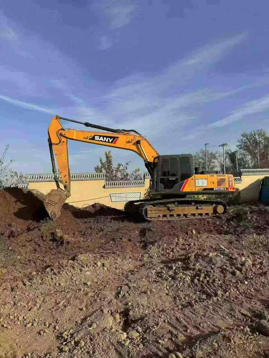 Buy Sany SY215C-8 Used Excavator / 1