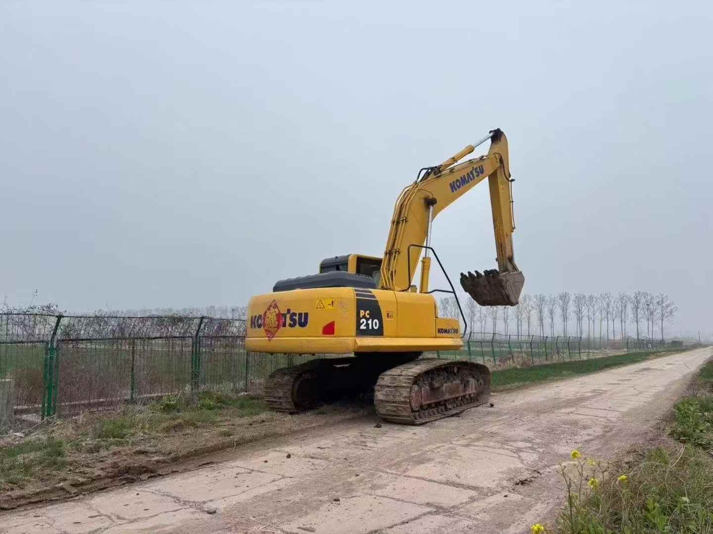 Buy Komatsu PC210 Used Excavator / 4