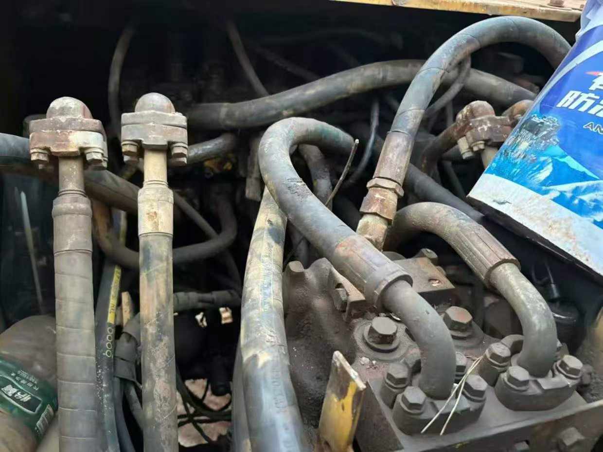 Buy Komatsu PC200-6 Used Excavator / 6