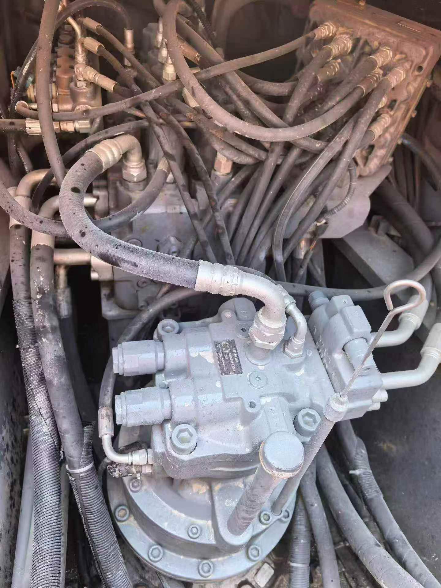 Buy Hitachi EX200-3 Used Excavator / 2