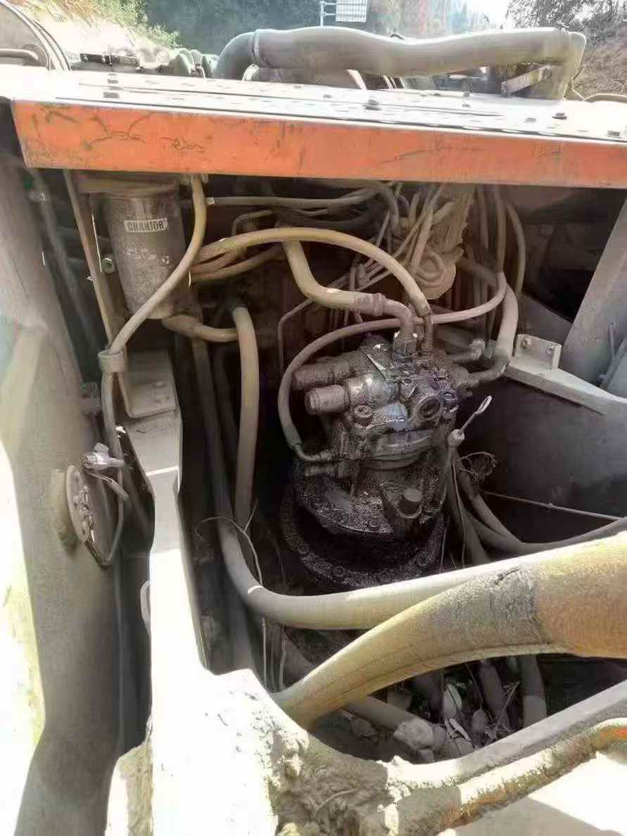 Buy Hitachi EX200-5 Used Excavator / 3