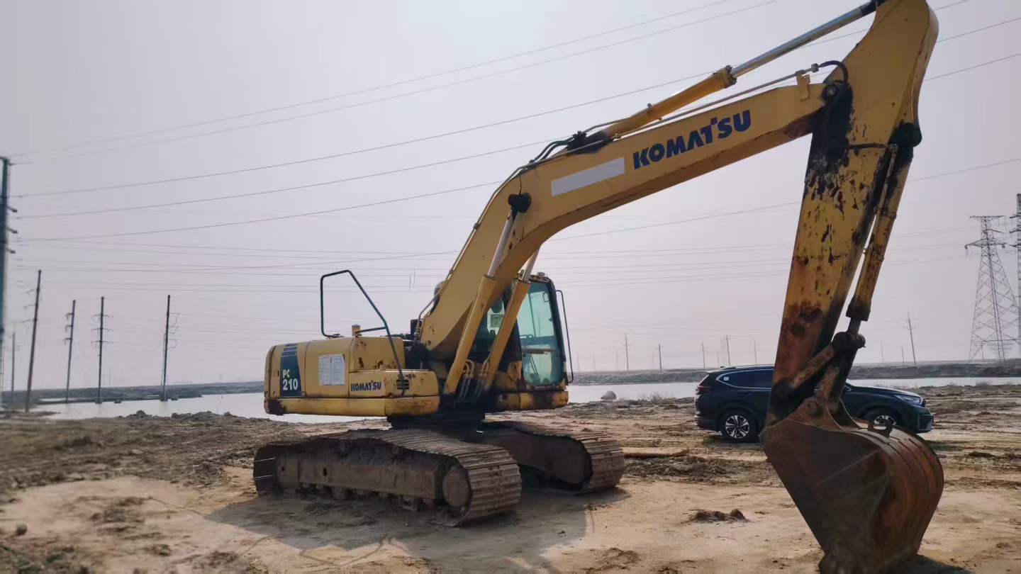 Buy Komatsu PC200-7 Used Excavator / 9