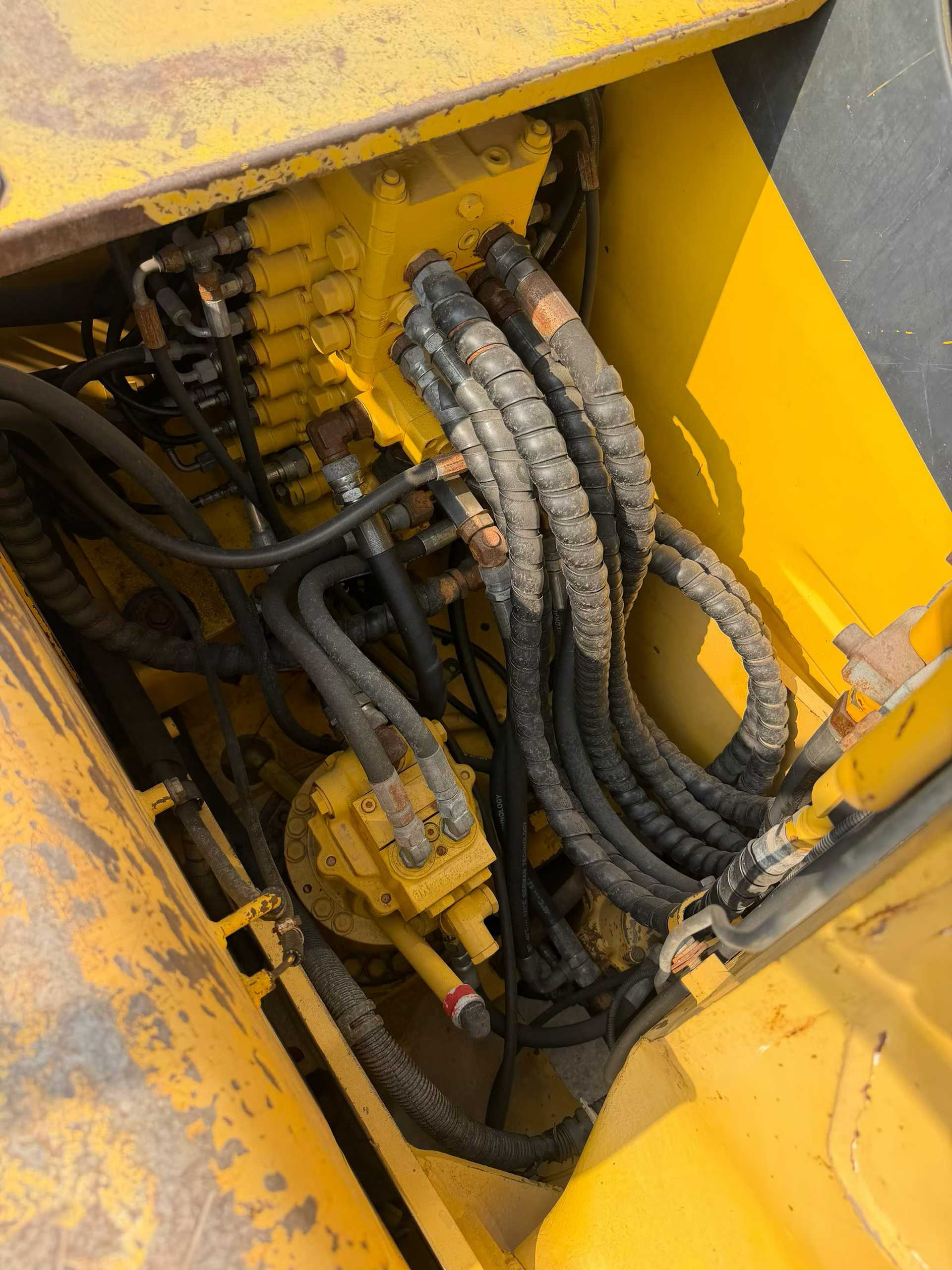 Buy Komatsu PC130-7 Used Excavator / 4