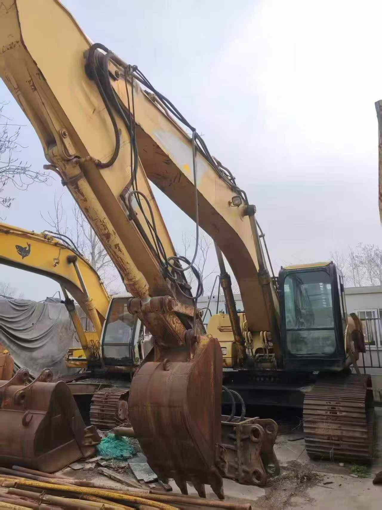 Buy Caterpillar 325D Used Excavator / 4