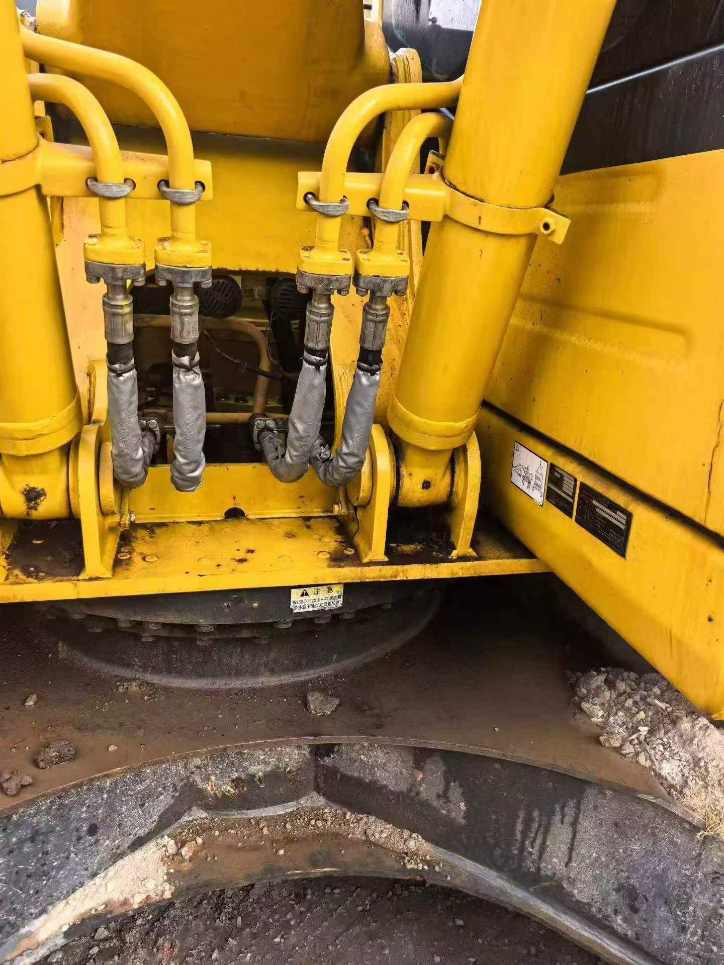 Buy Komatsu PC200 Used Excavator / 3