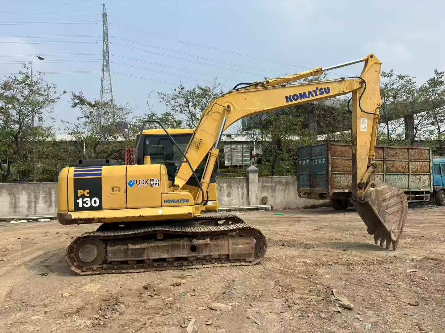 Buy Komatsu PC130-7 Used Excavator / 2