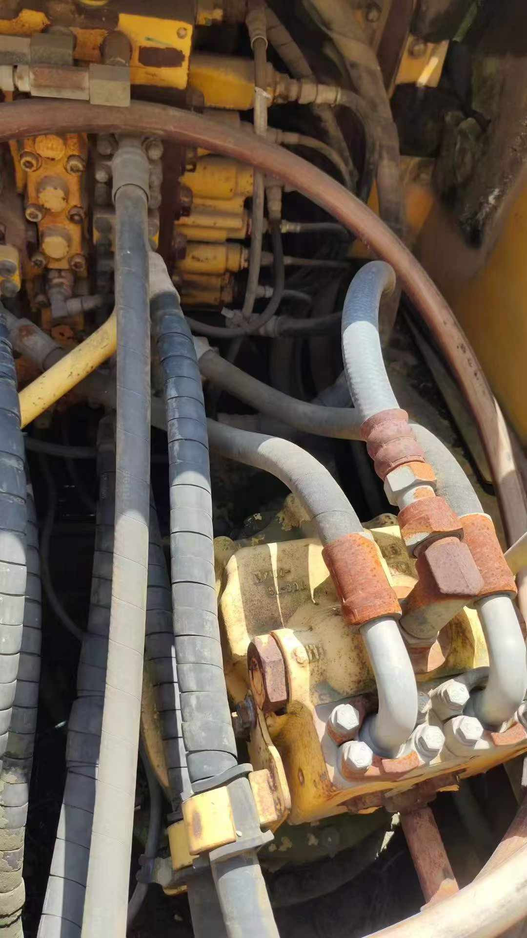 Buy Komatsu PC240-6 Used Excavator / 4