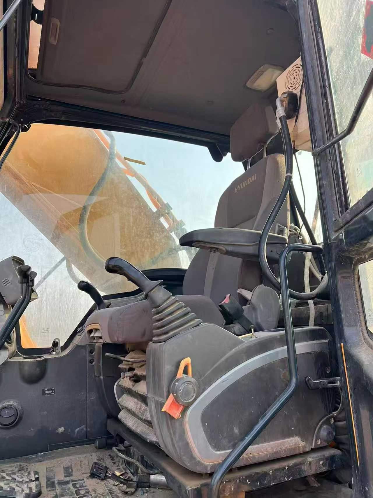 Buy Hyundai R305LC-7 Used Excavator / 3