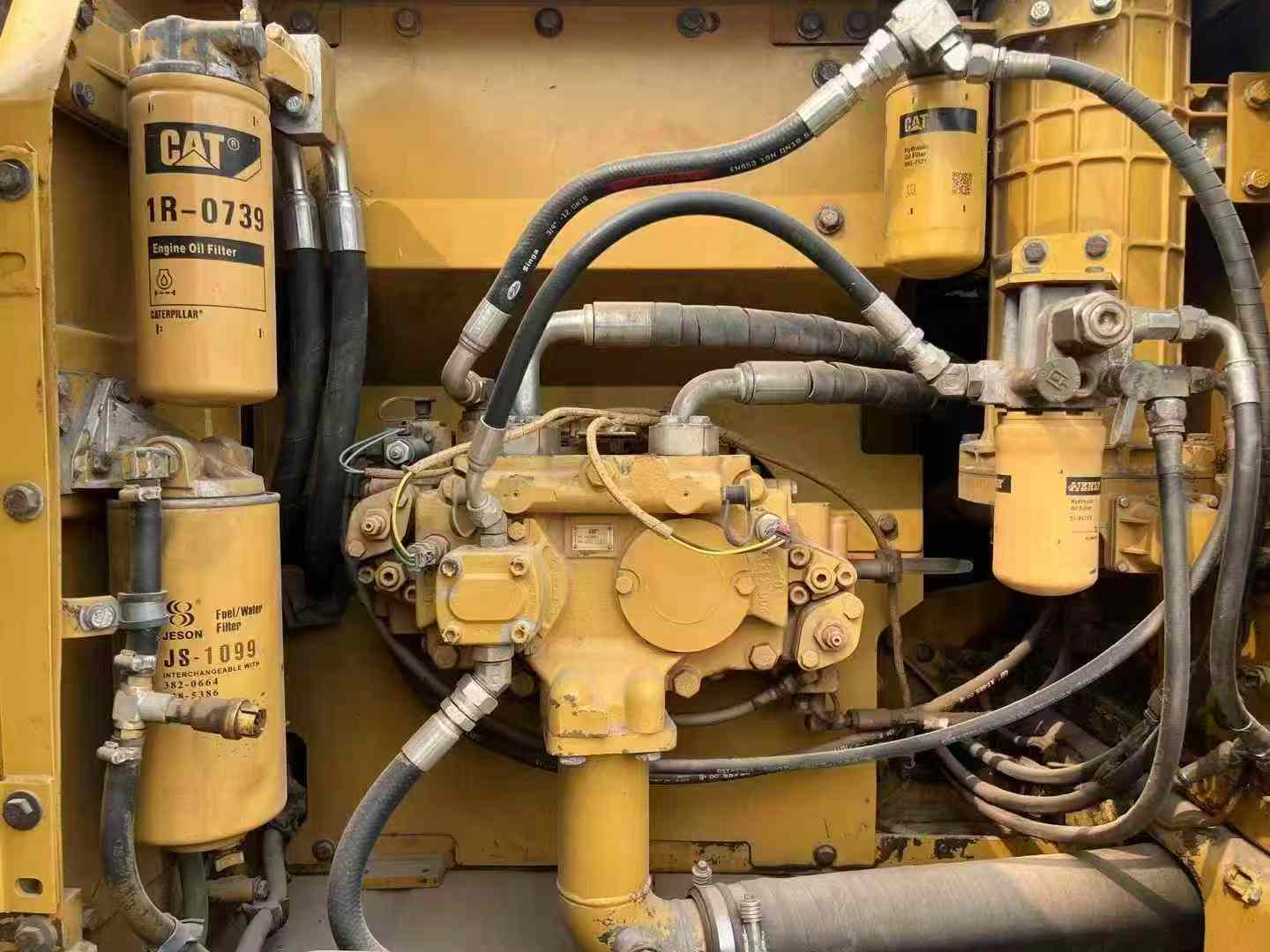 Buy Caterpillar 323 Used Excavator / 9