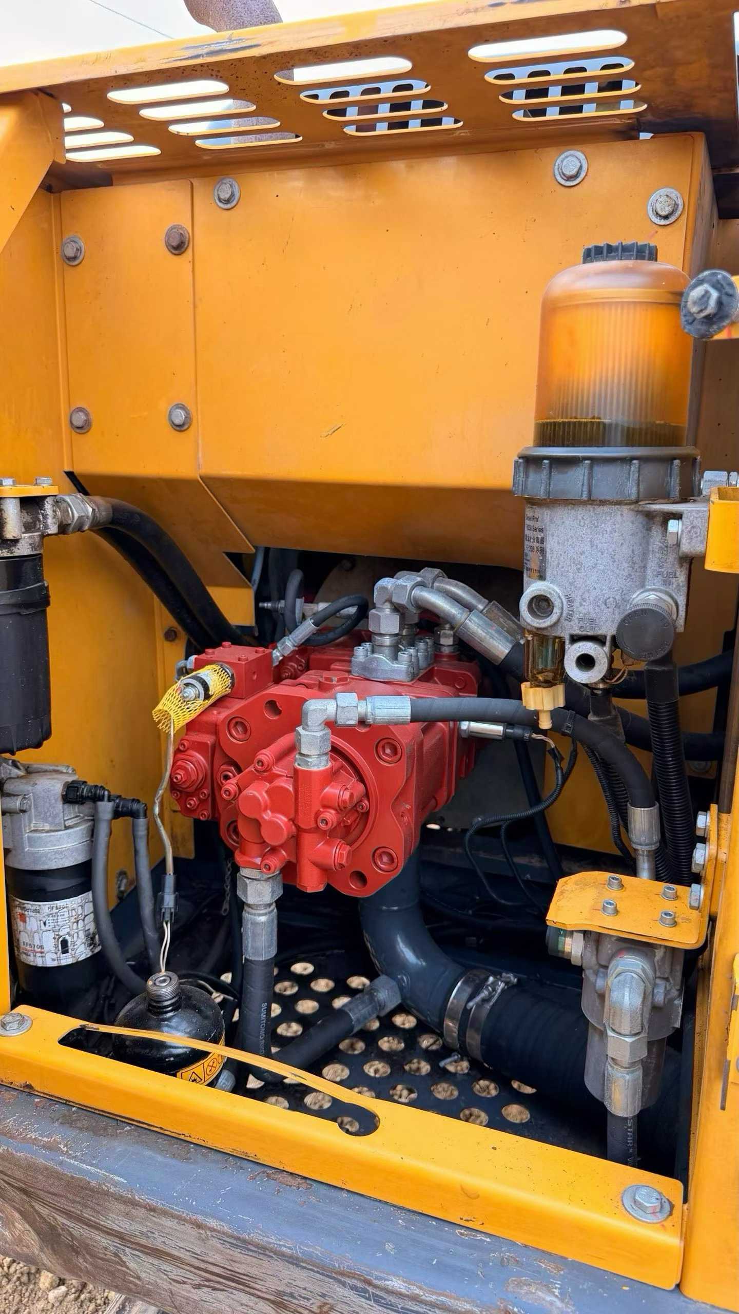 Buy XCMG XE135D Used Excavator / 2