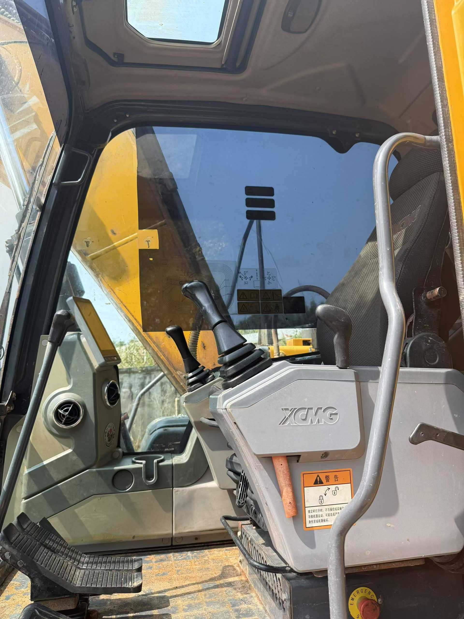 Buy XCMG XE150 Used Excavator / 5