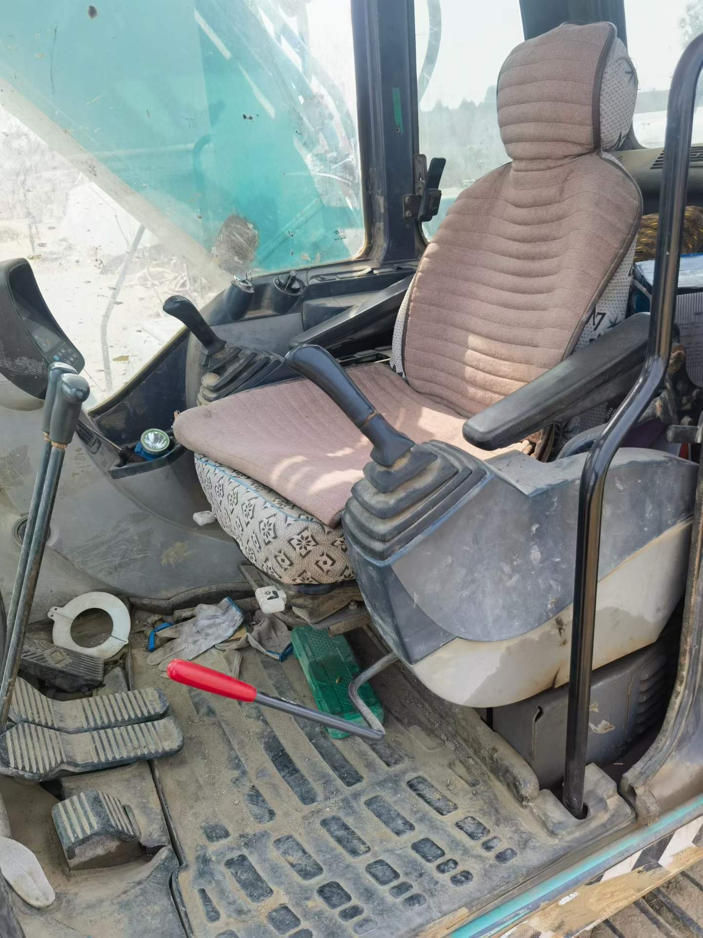 Buy Kobelco SK210-6 Used Excavator / 5