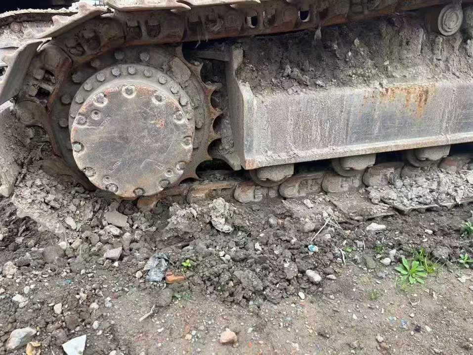 Buy Hitachi ZX200LC-5B Used Excavator / 9