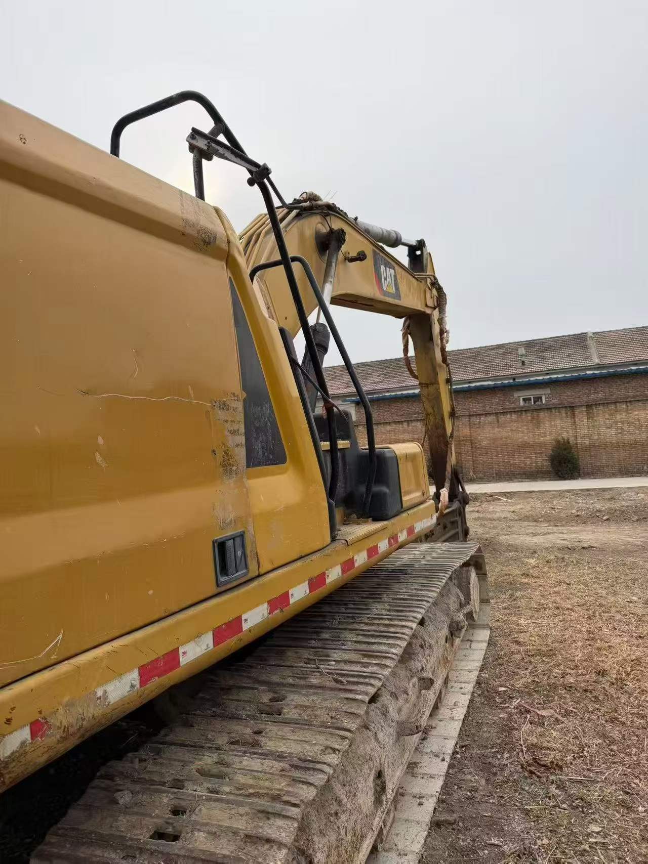 Buy Caterpillar 320A Used Excavator / 3