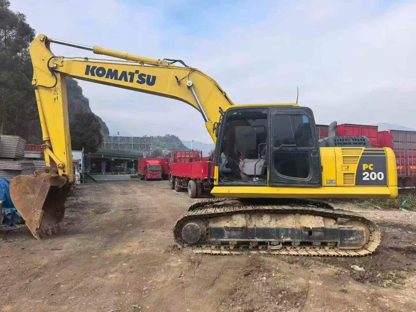 Buy Komatsu PC200 Used Excavator / 6