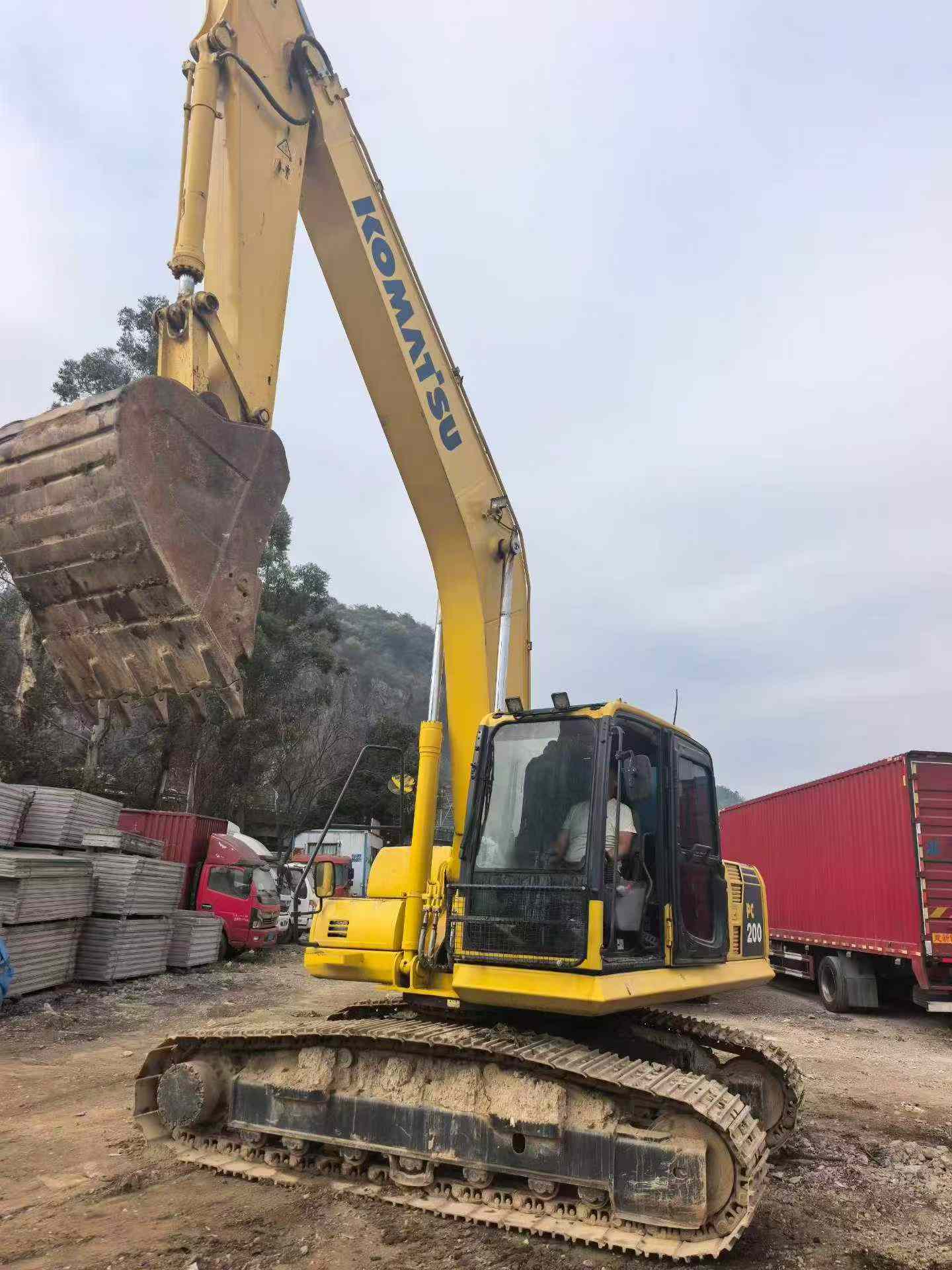 Buy Komatsu PC200 Used Excavator / 4