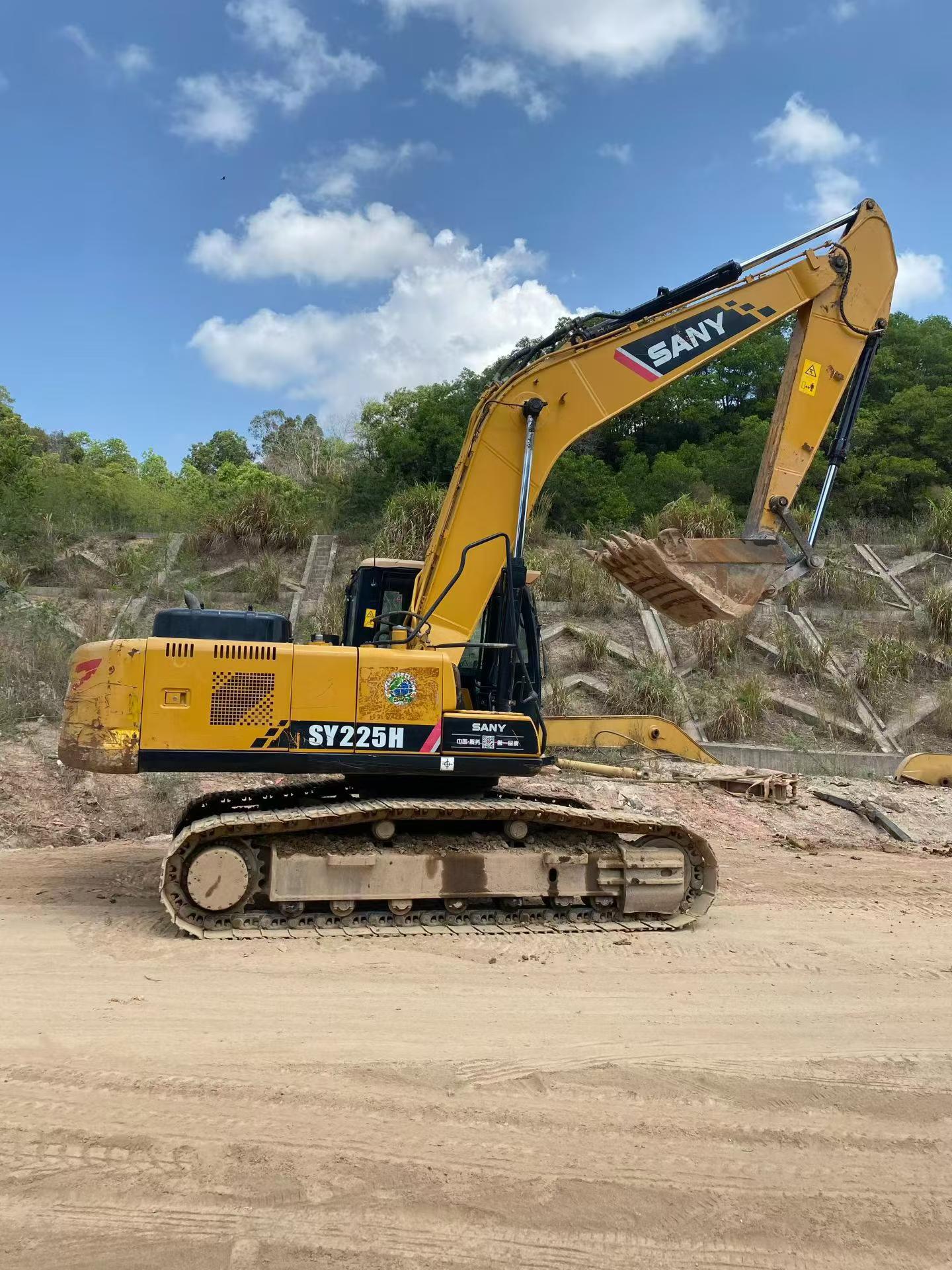 Buy Sany SY205C Used Excavator / 2