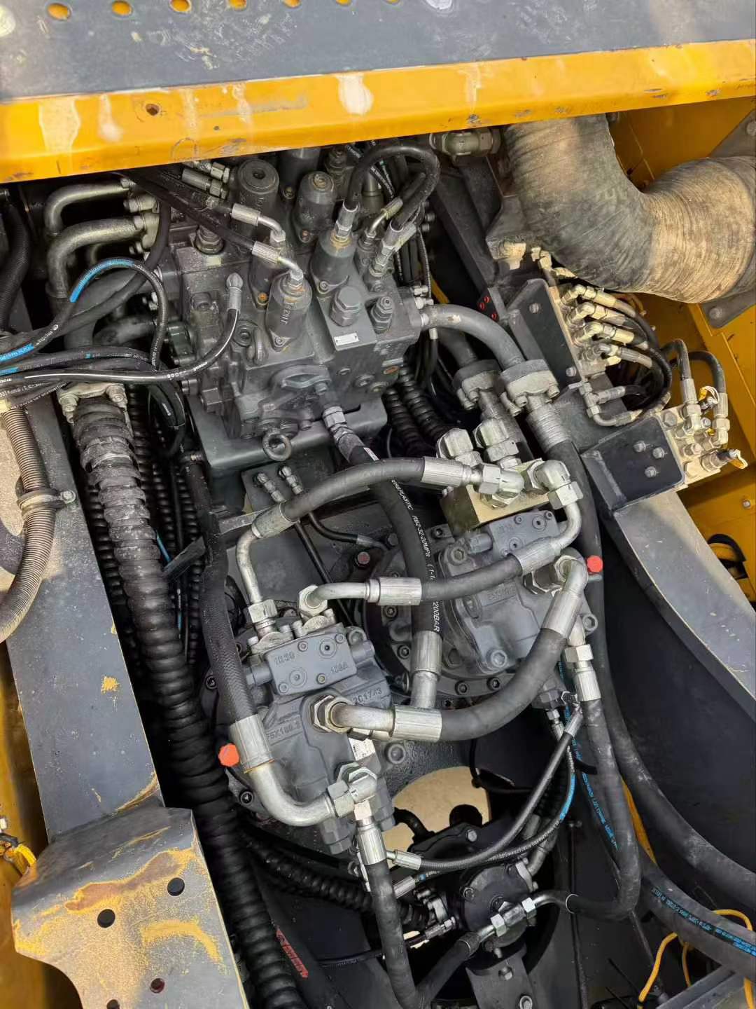 Buy XCMG XE600DK Used Excavator / 7