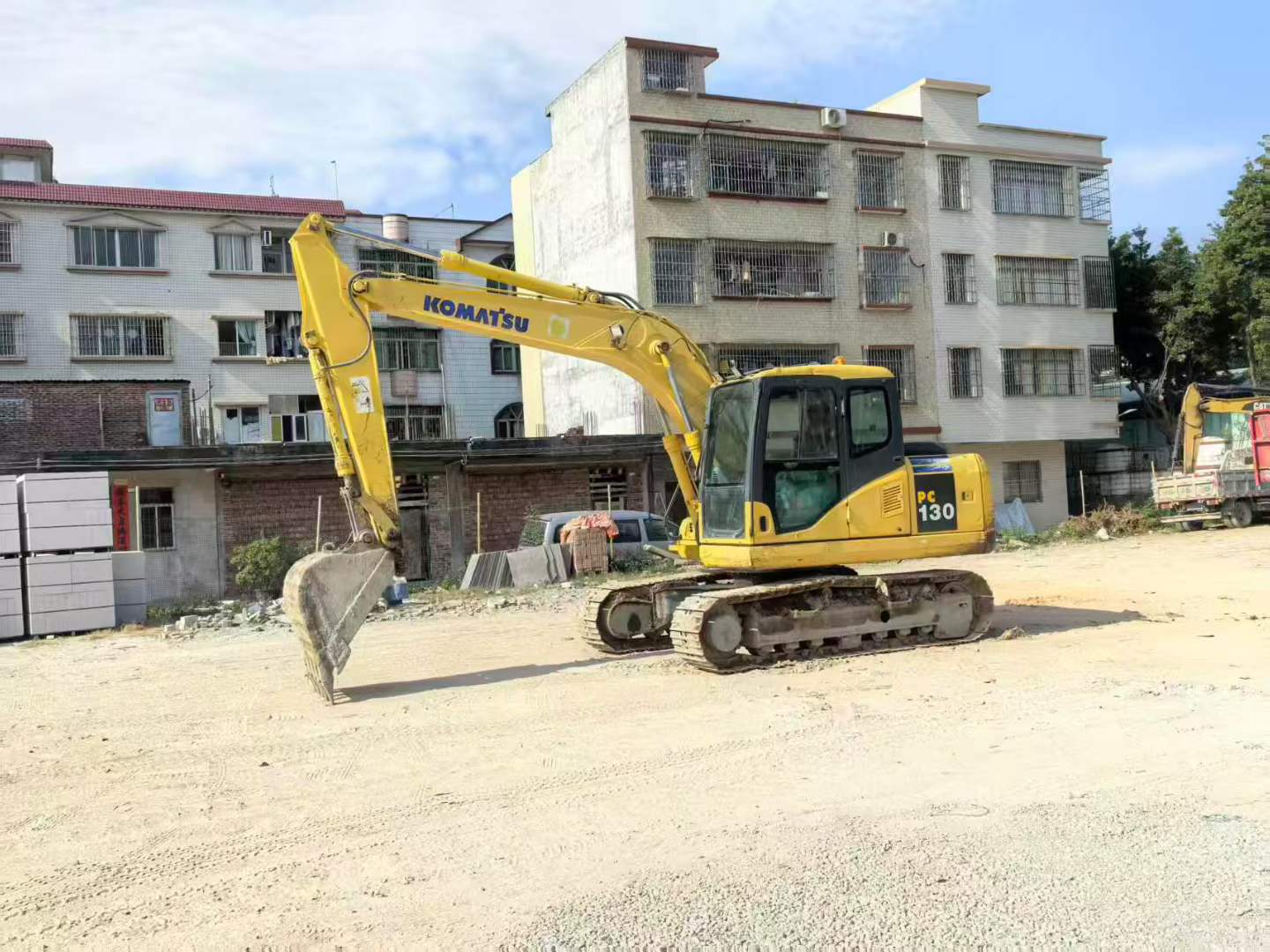 Buy Komatsu PC130-7 Used Excavator / 3