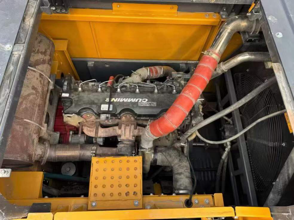 Buy XCMG XE600DK Used Excavator / 8