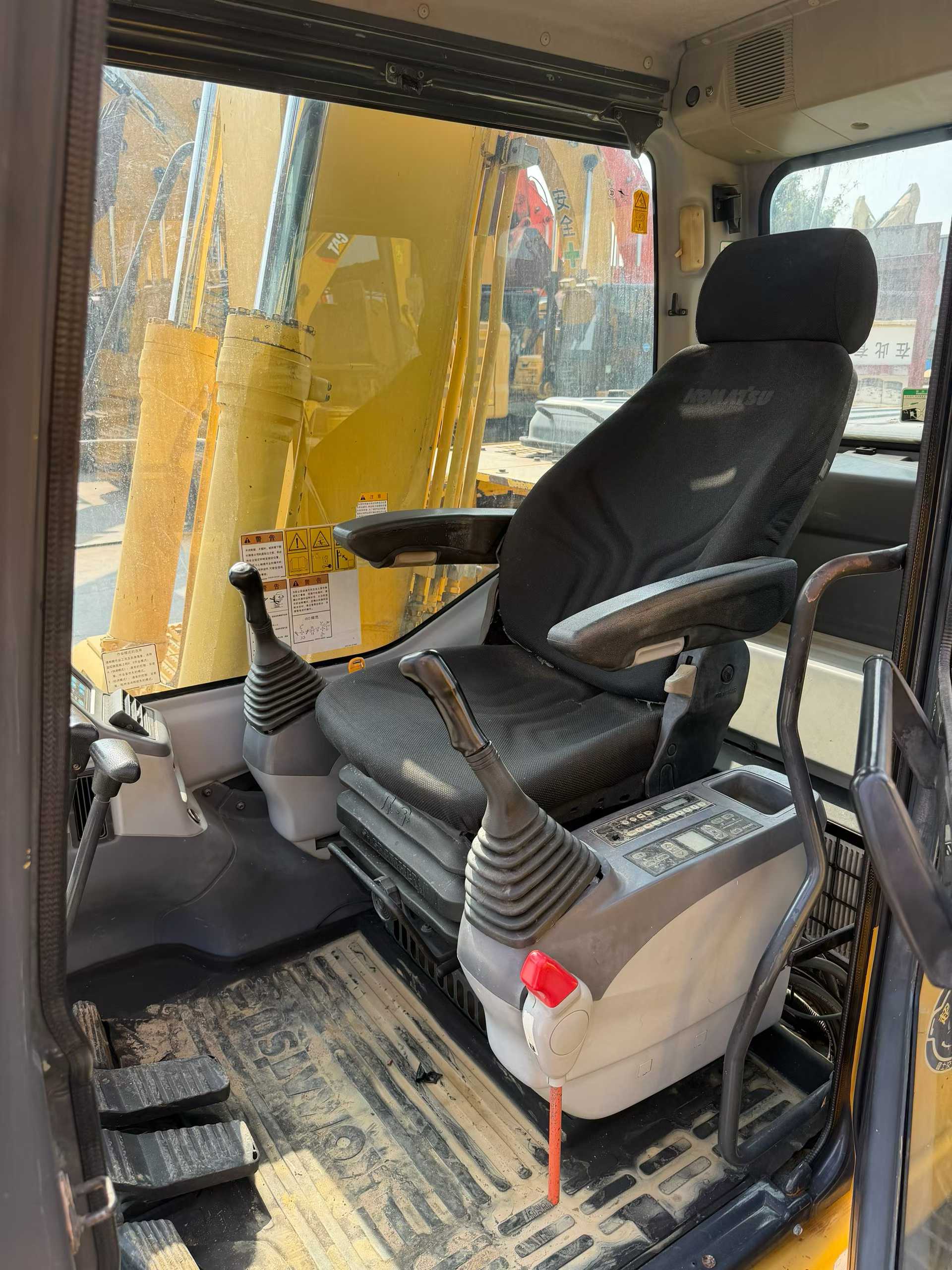 Buy Komatsu PC130-7 Used Excavator / 2