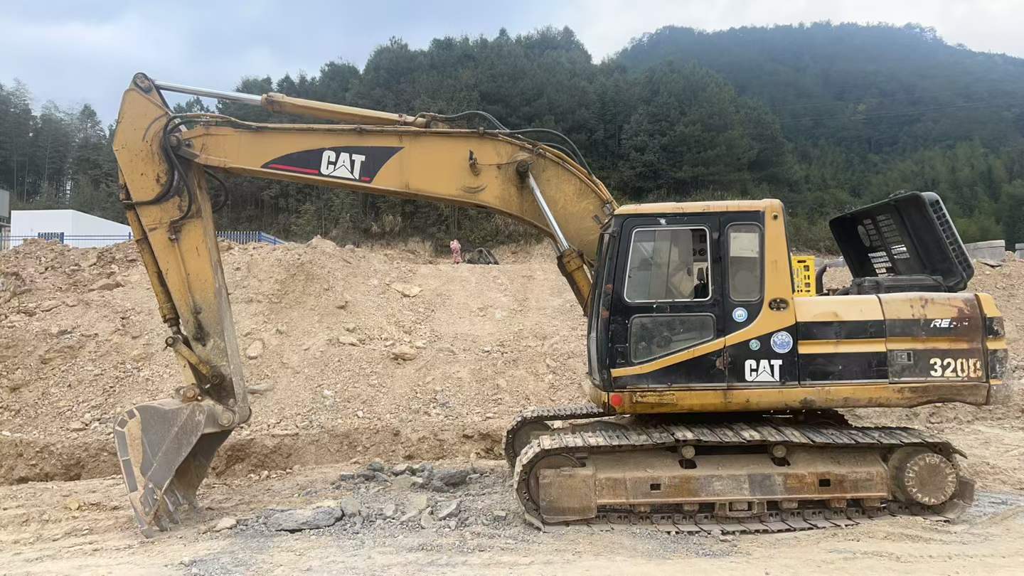 Buy Caterpillar 320A Used Excavator / 5