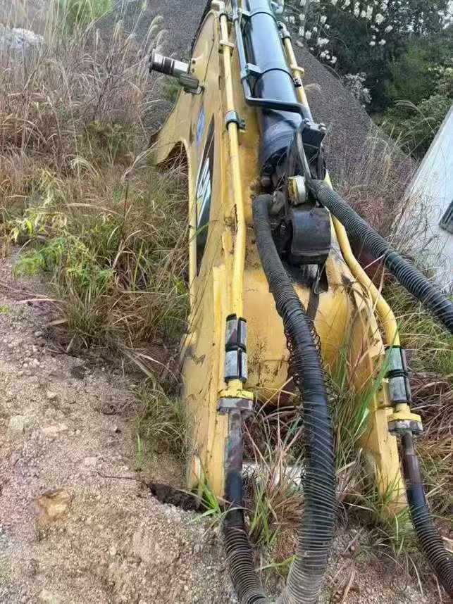 Buy Caterpillar 374D Used Excavator / 4