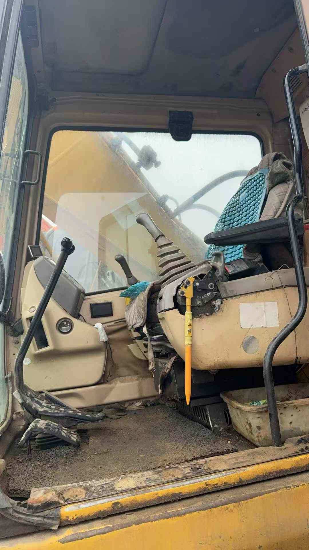 Buy Caterpillar 320B Used Excavator / 9