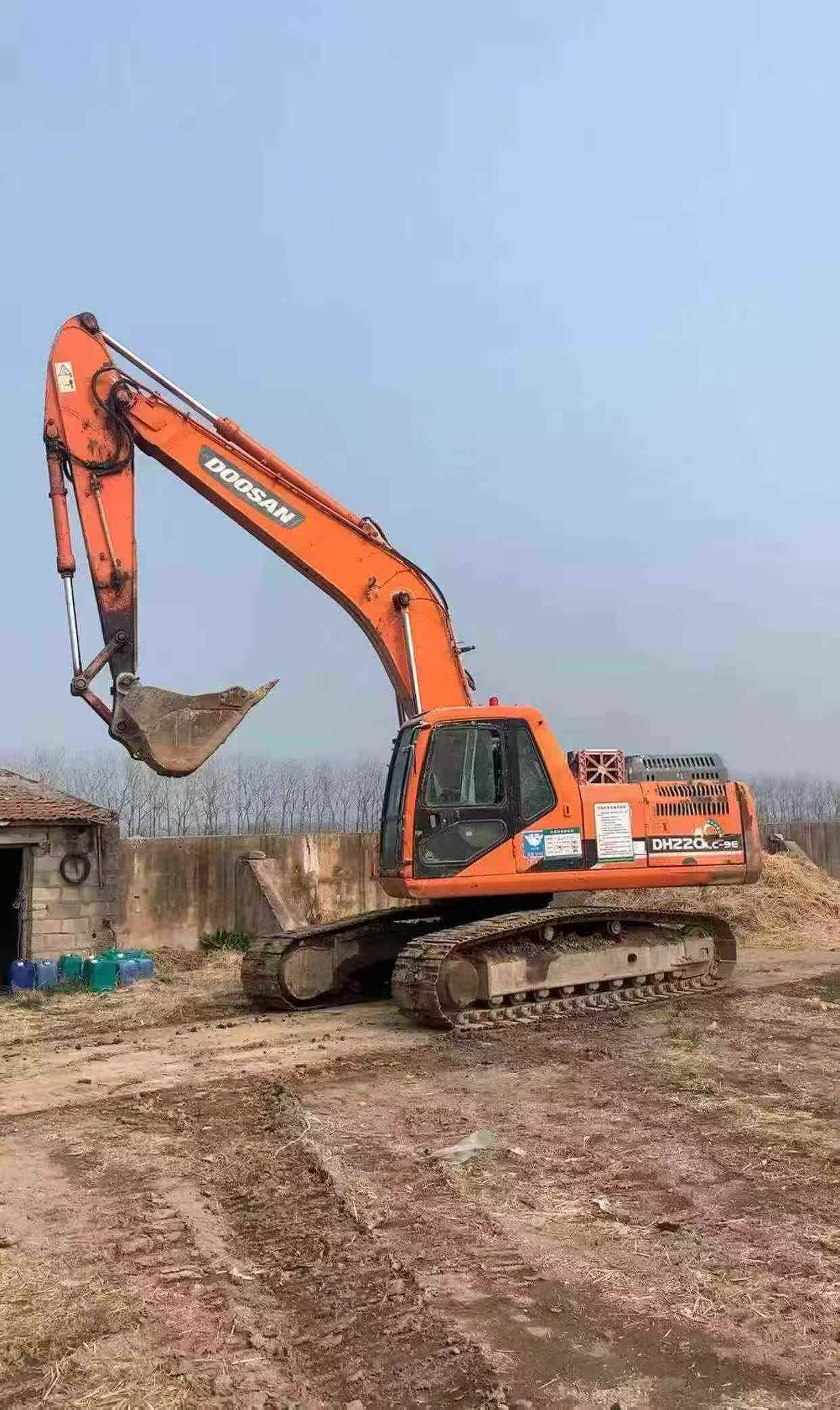 Buy Doosan DH220-3 Used Excavator / 2