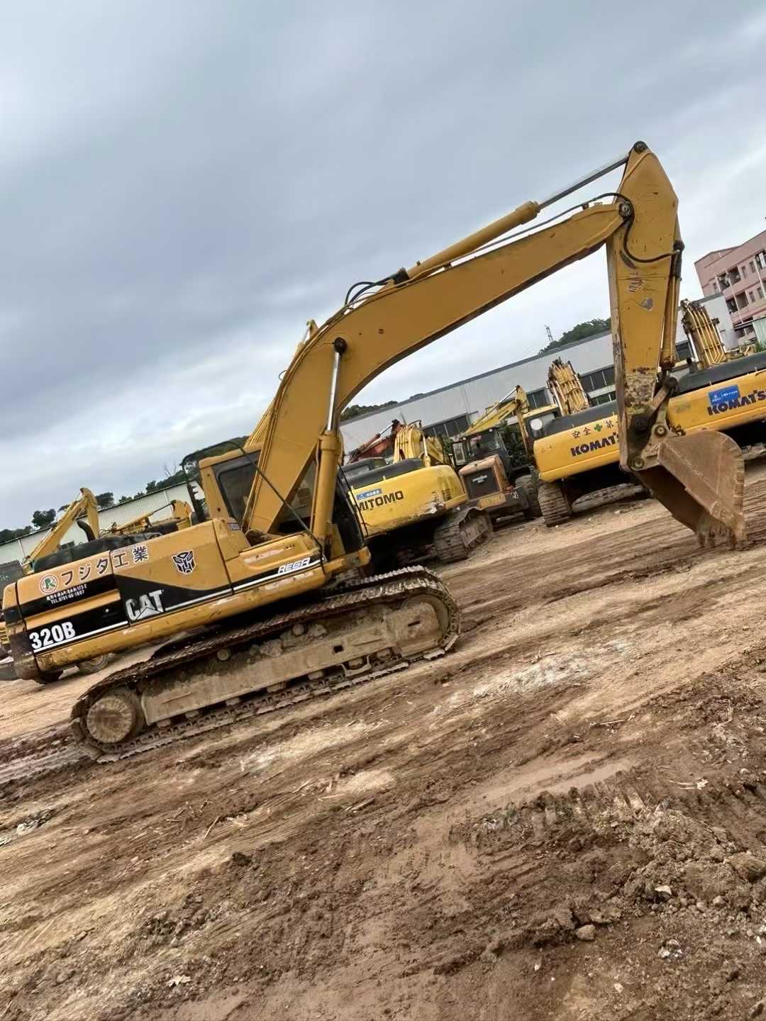 Buy Caterpillar 320V2 Used Excavator / 5