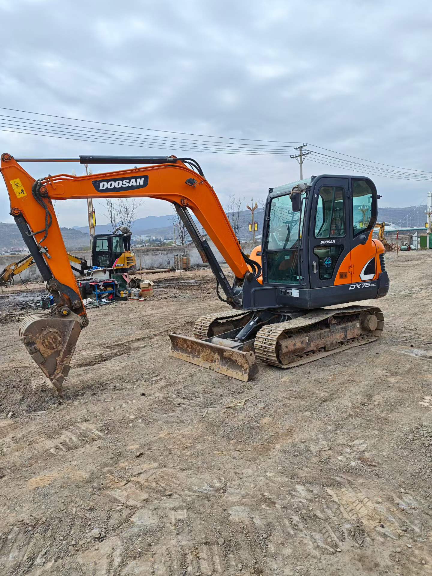 Buy Doosan DH60 Used Excavator / 5