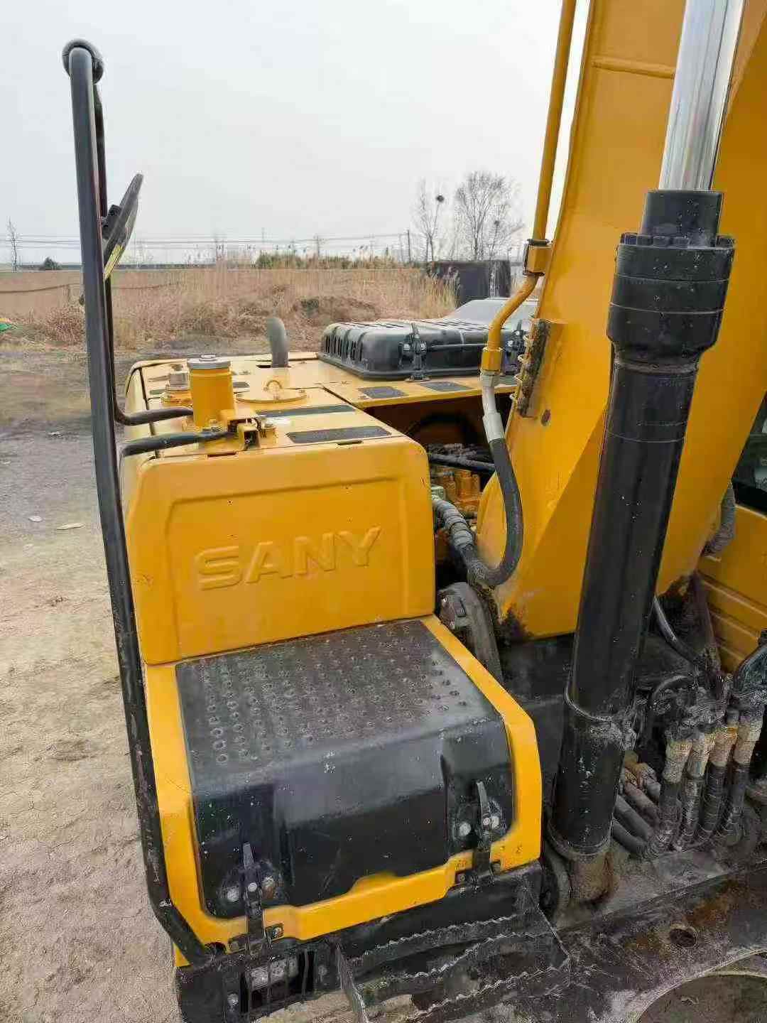 Buy Sany SY135 Used Excavator / 4