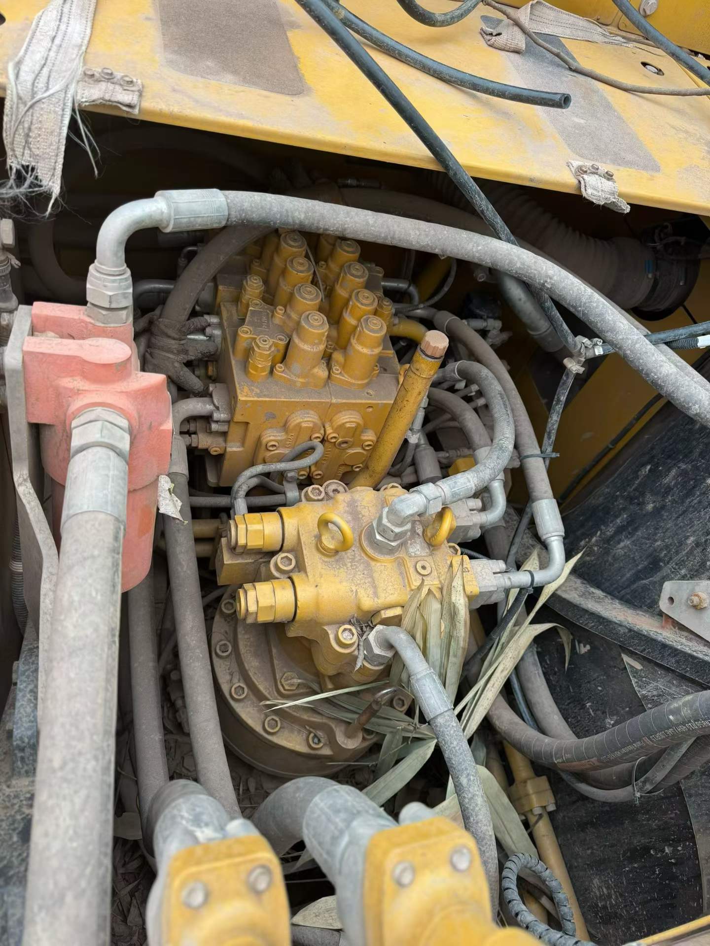 Buy Sany SY215C Used Excavator / 4