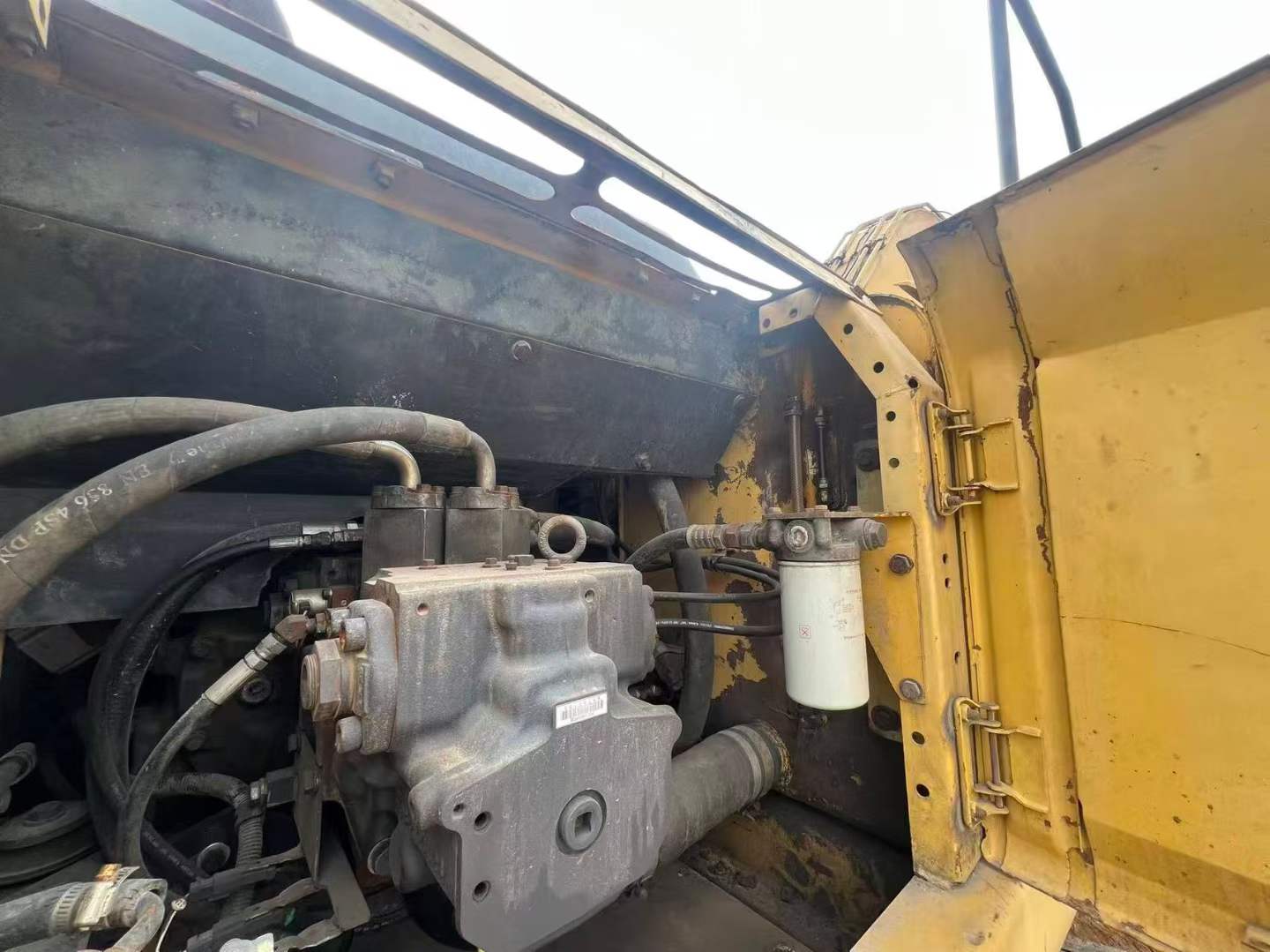 Buy Komatsu PC200-7 Used Excavator / 5