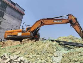 Buy Doosan DH200-3 Used Excavator / 5 Buy Doosan DH200-3 Used Excavator / 5