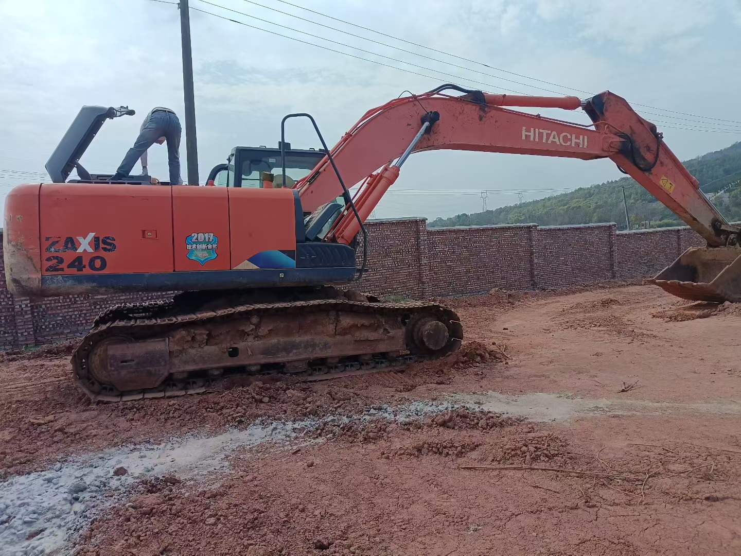 Buy Hitachi ZH200-5A Used Excavator / 8