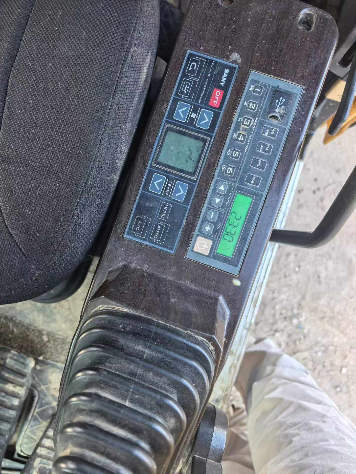 Buy Sany SY205C Used Excavator / 3