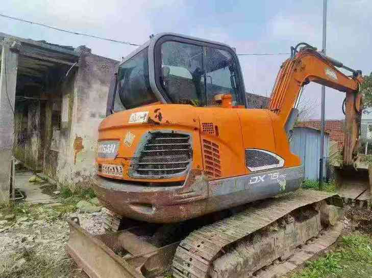 Buy Doosan DX55W Used Excavator / 1