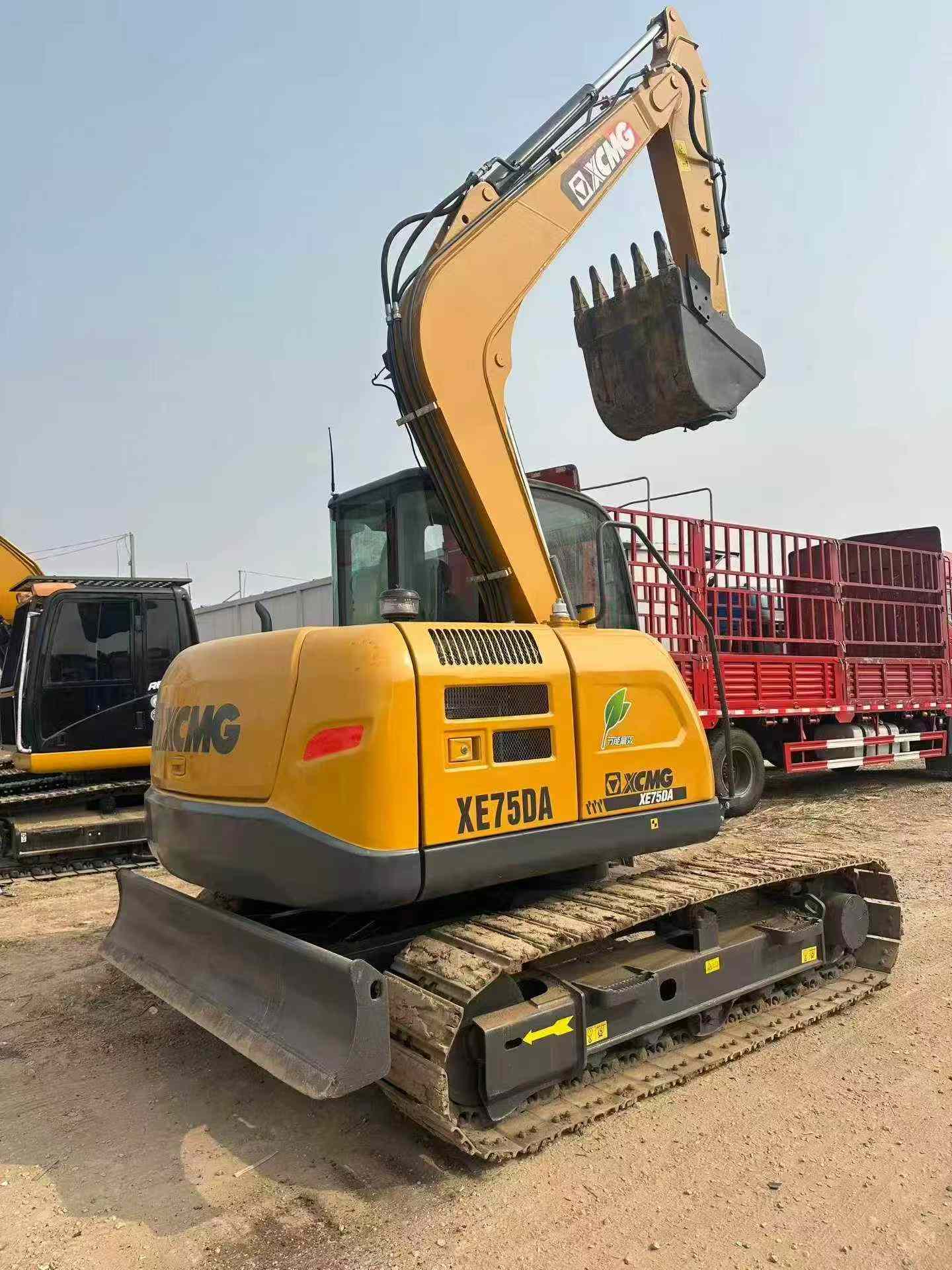 Buy XCMG XE75DA Used Excavator / 5
