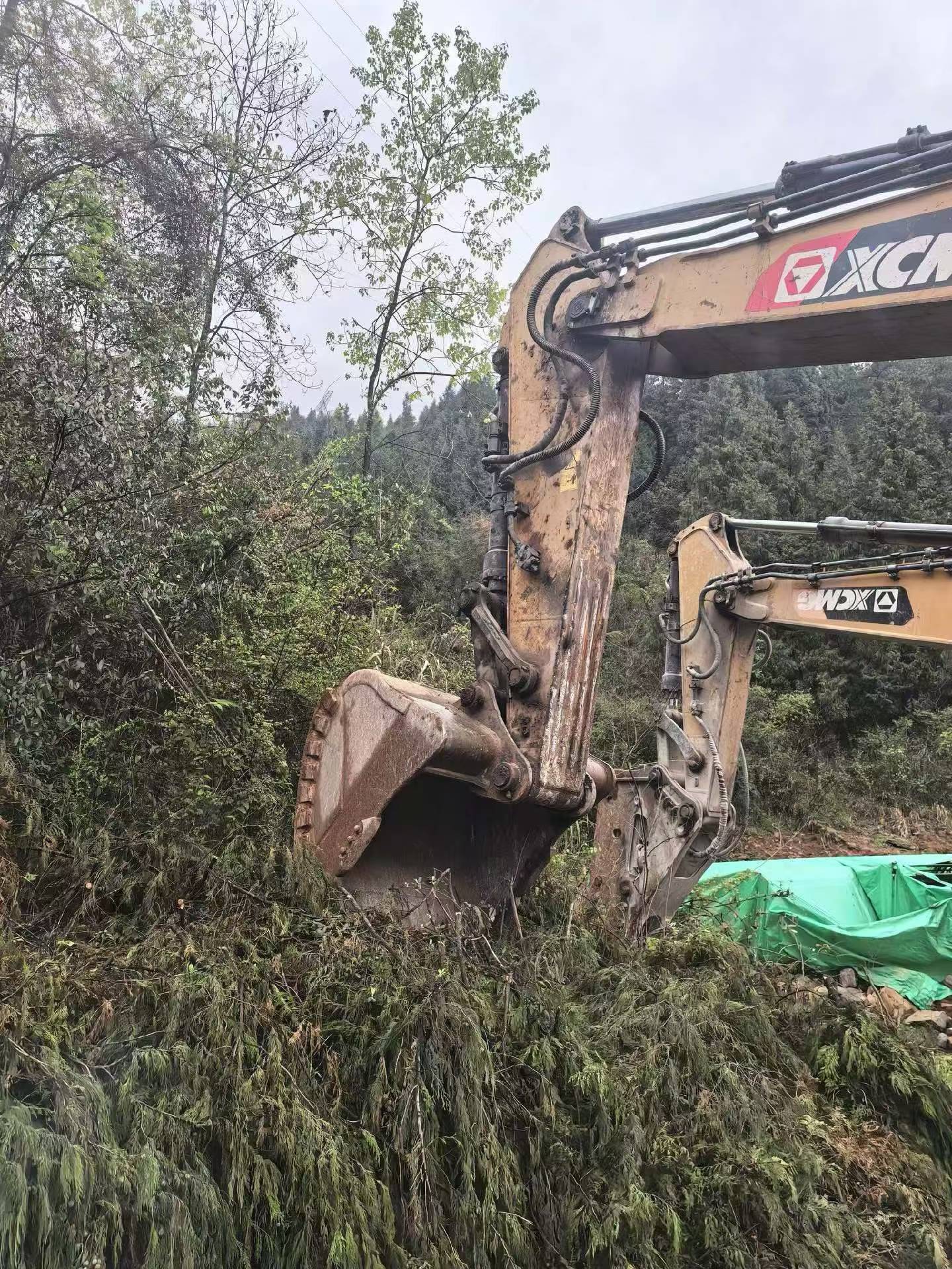 Buy XCMG XE380K Used Excavator / 6