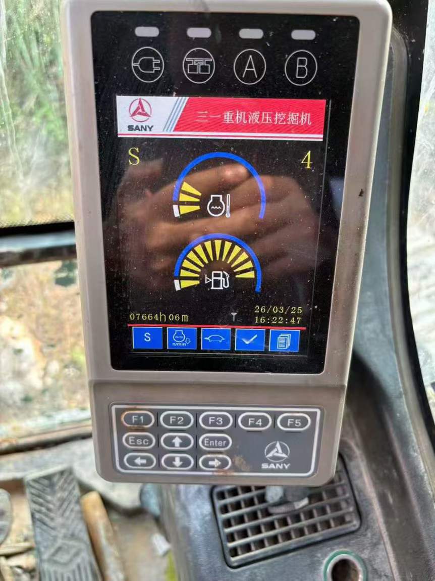 Buy Sany SY215C-8 Used Excavator / 9