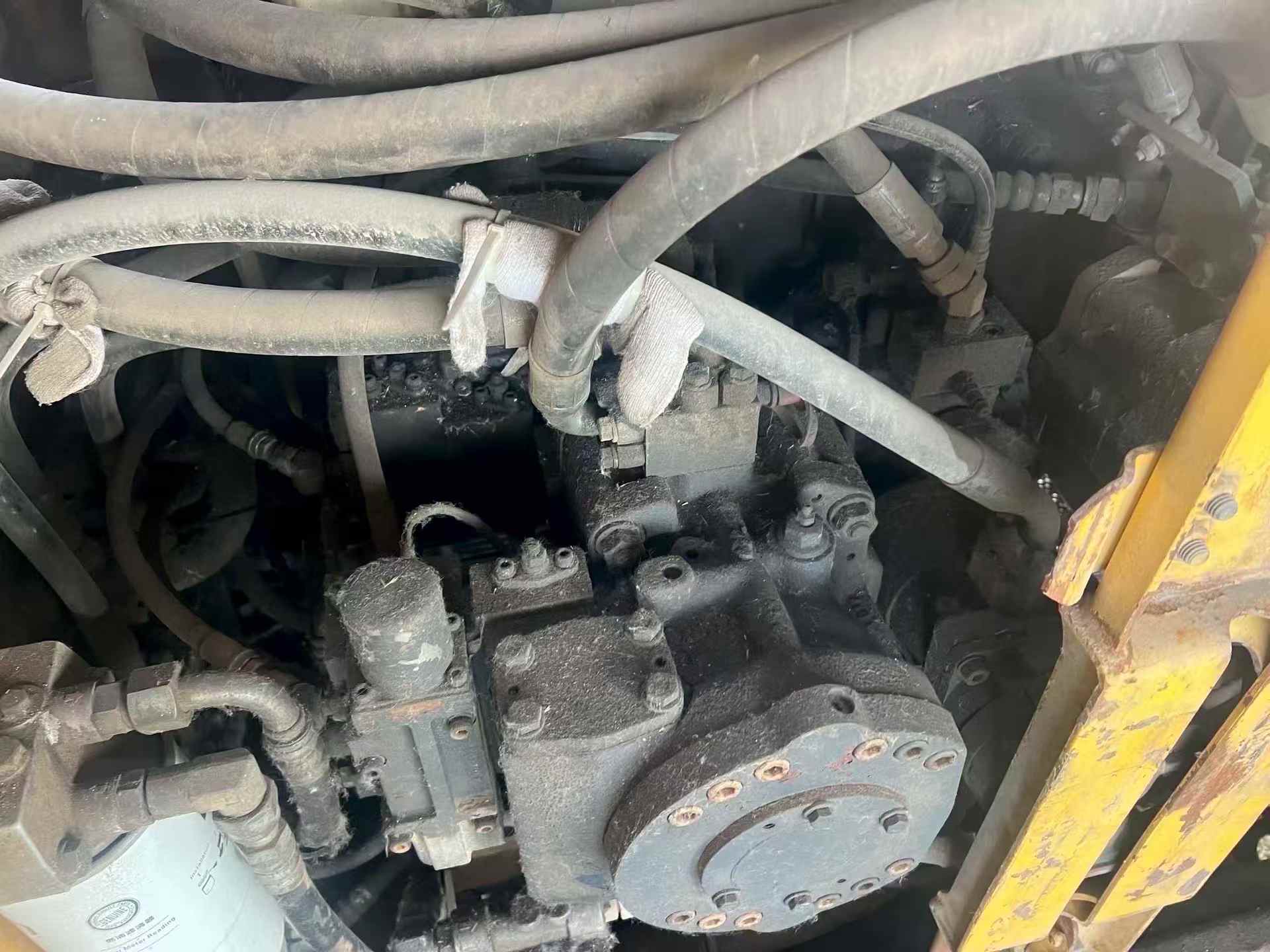 Buy Komatsu WA700-3 Used Excavator / 2