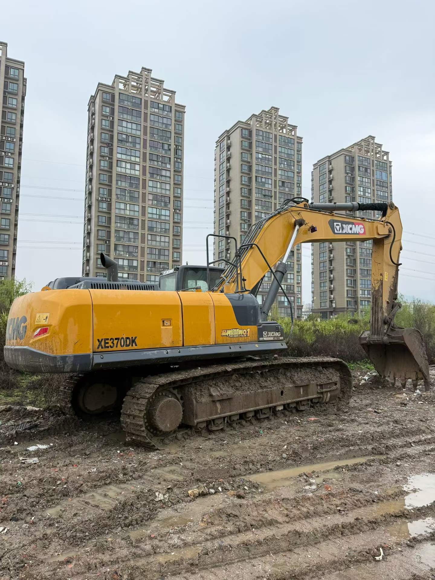 Buy XCMG XE370 Used Excavator / 9