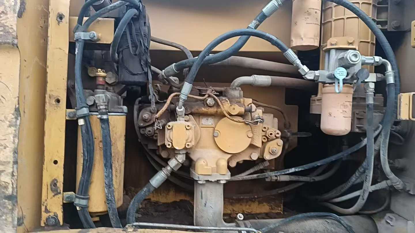 Buy Caterpillar 320D Used Excavator / 3