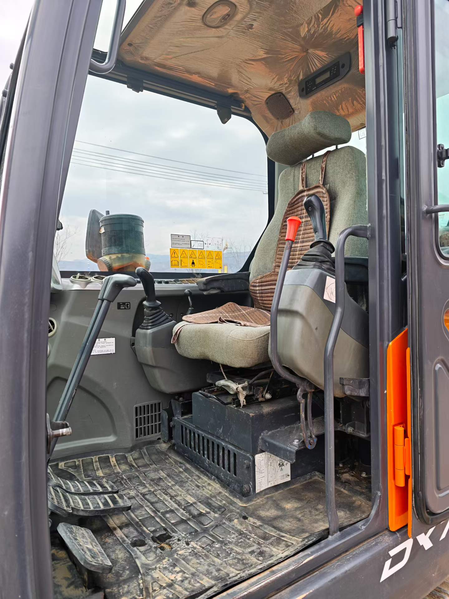 Buy Doosan DH60 Used Excavator / 8