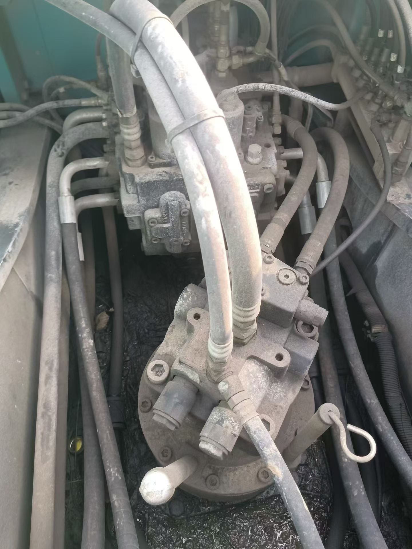 Buy Kobelco SK210 Used Excavator / 8