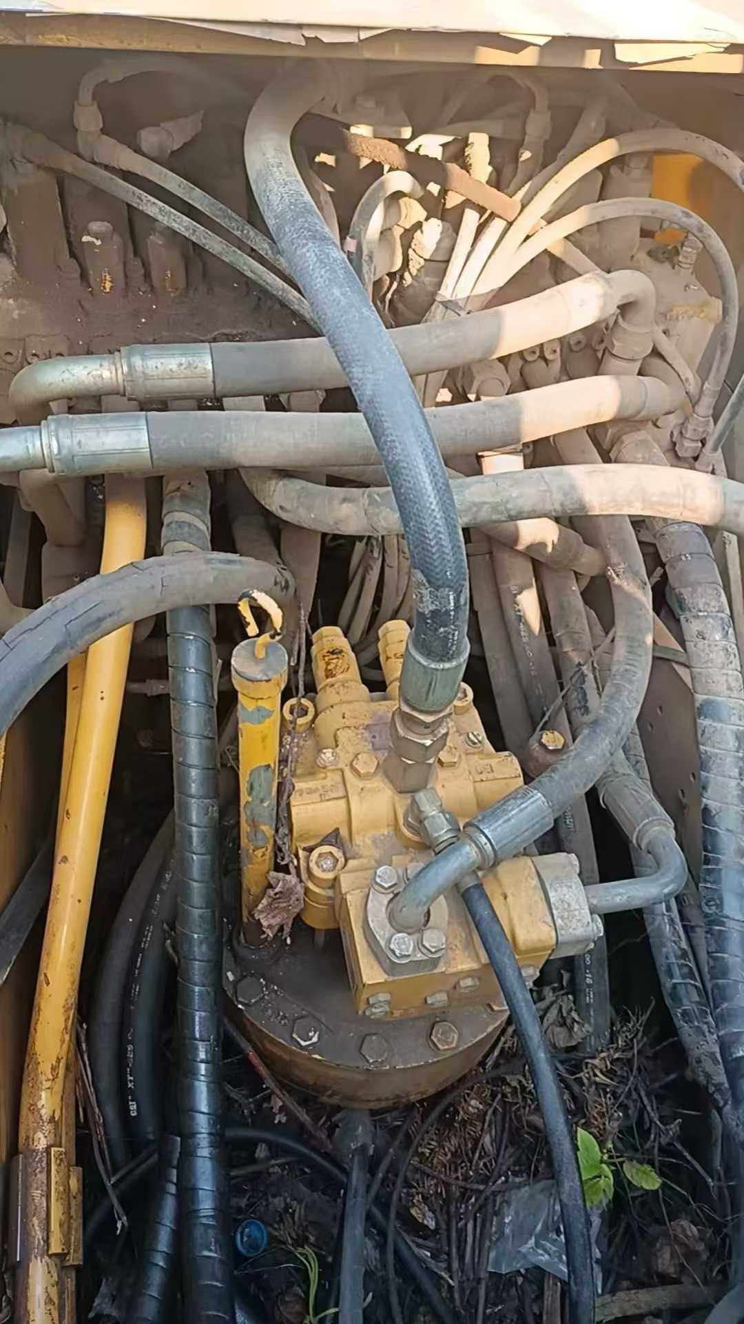 Buy Caterpillar 320D Used Excavator / 6