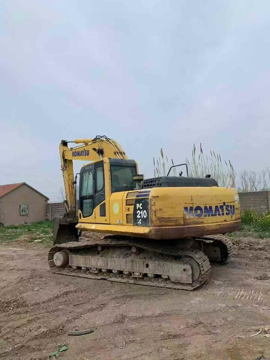 Buy Komatsu PC210LC-8 Used Excavator / 1